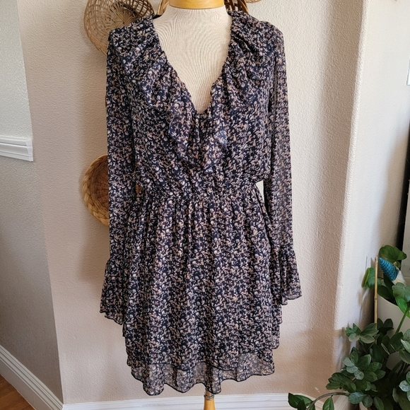 Urban Outfitters Ruffle Neck Dress Boho - Picture 1 of 8
